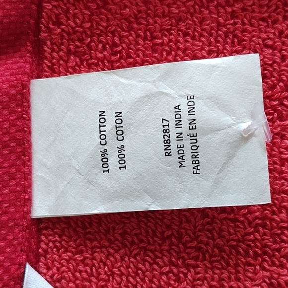 NEW LACOSTE Bath Towel Red - Picture 5 of 6